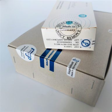 Etiketten für Ecken an einer Verpackung